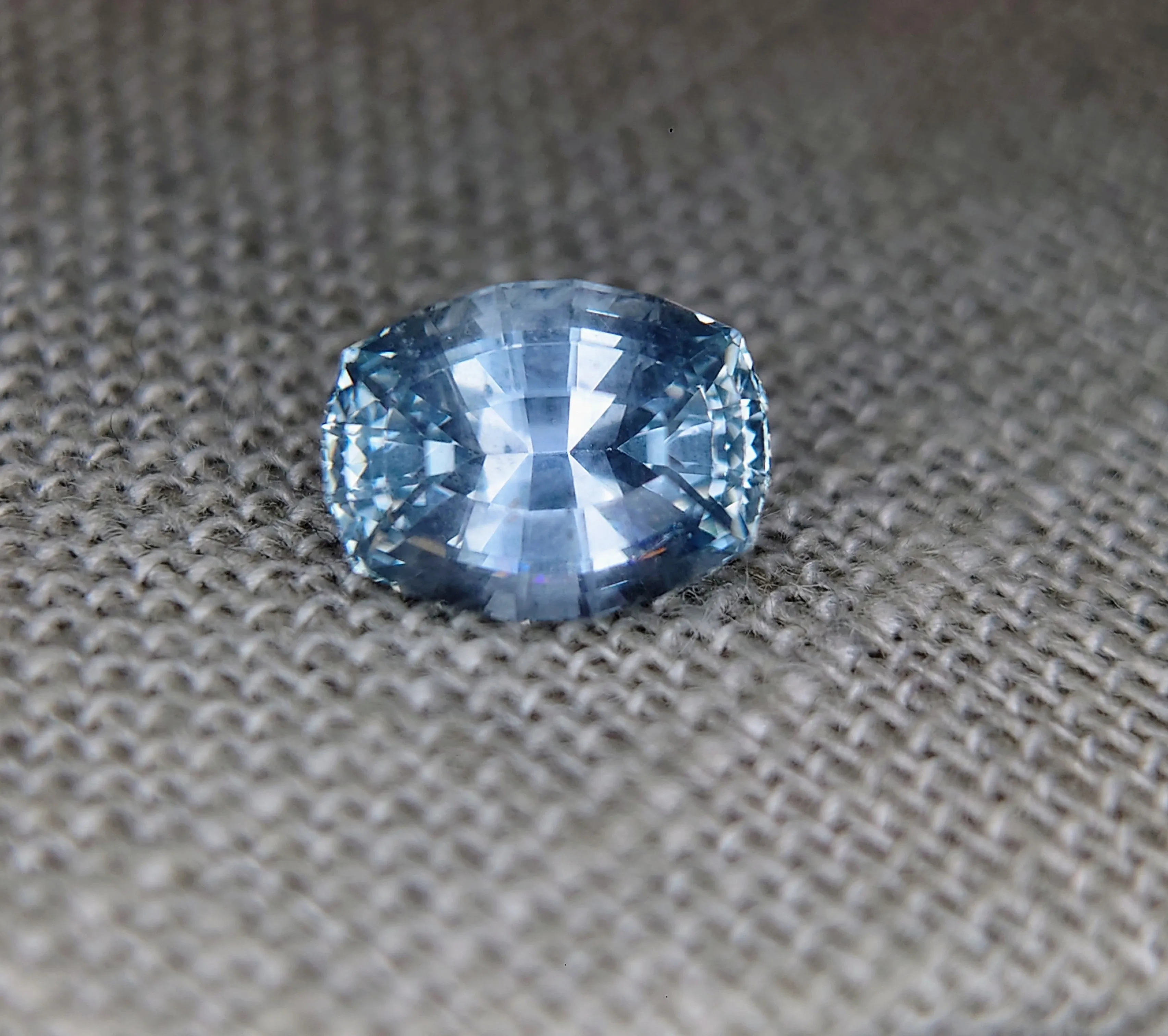 3.87 carat custom-cut Montana sapphire Steve Moriarty