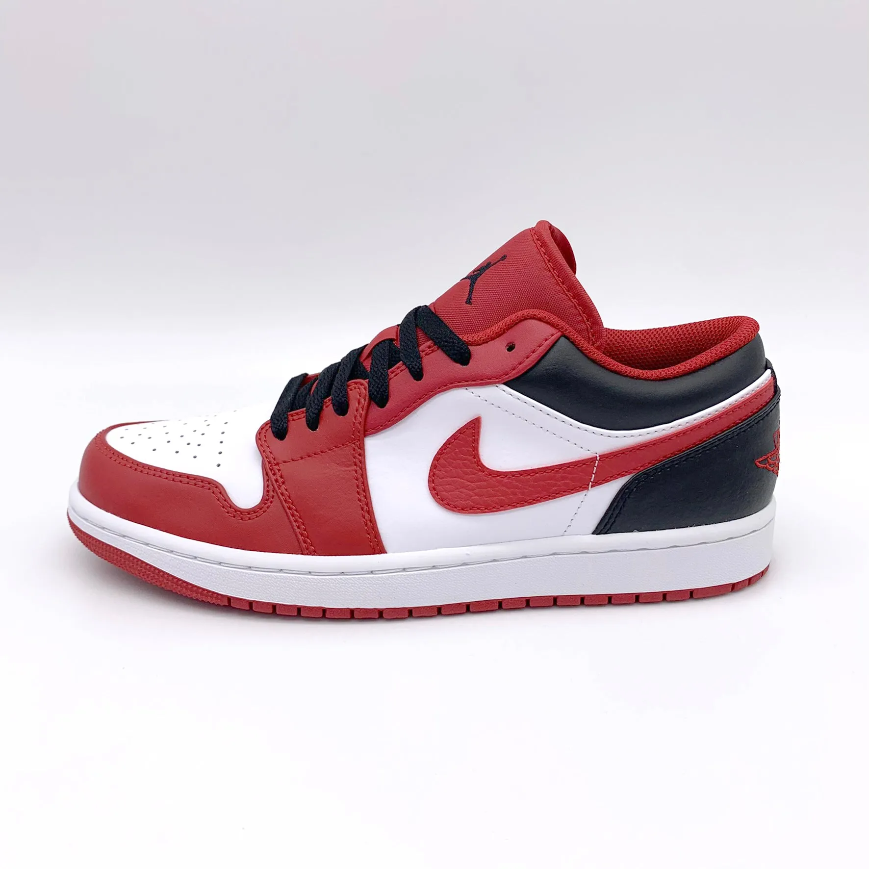 Air Jordan 1 Low Bulls