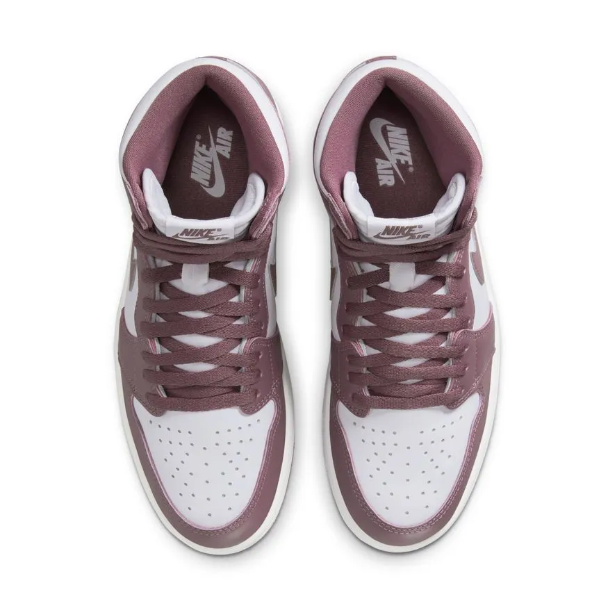 Air Jordan 1 Retro High OG sneakers with style code DZ5485-105.