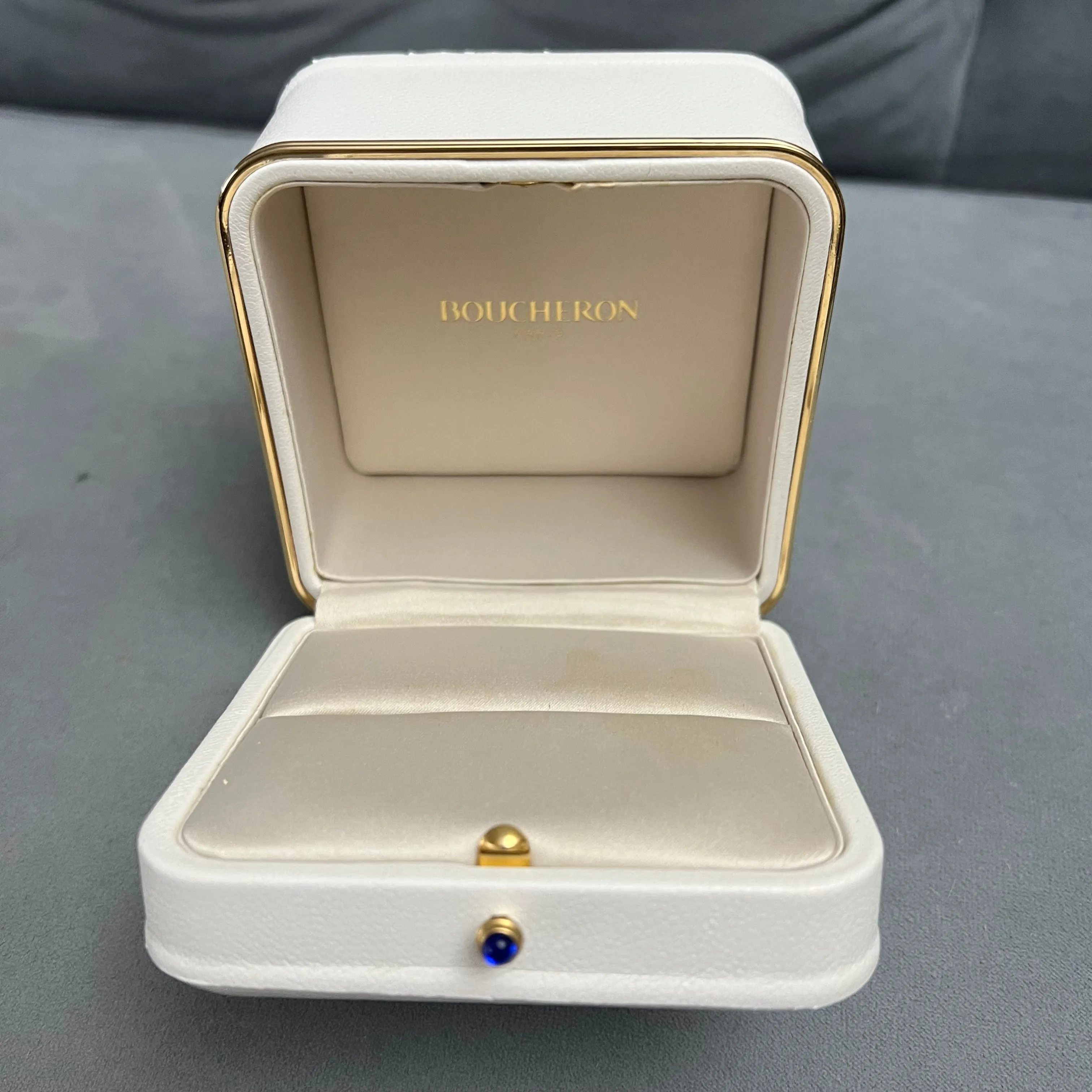 BOUCHERON Jewelry Box 4.90x4.60x3.5 inches