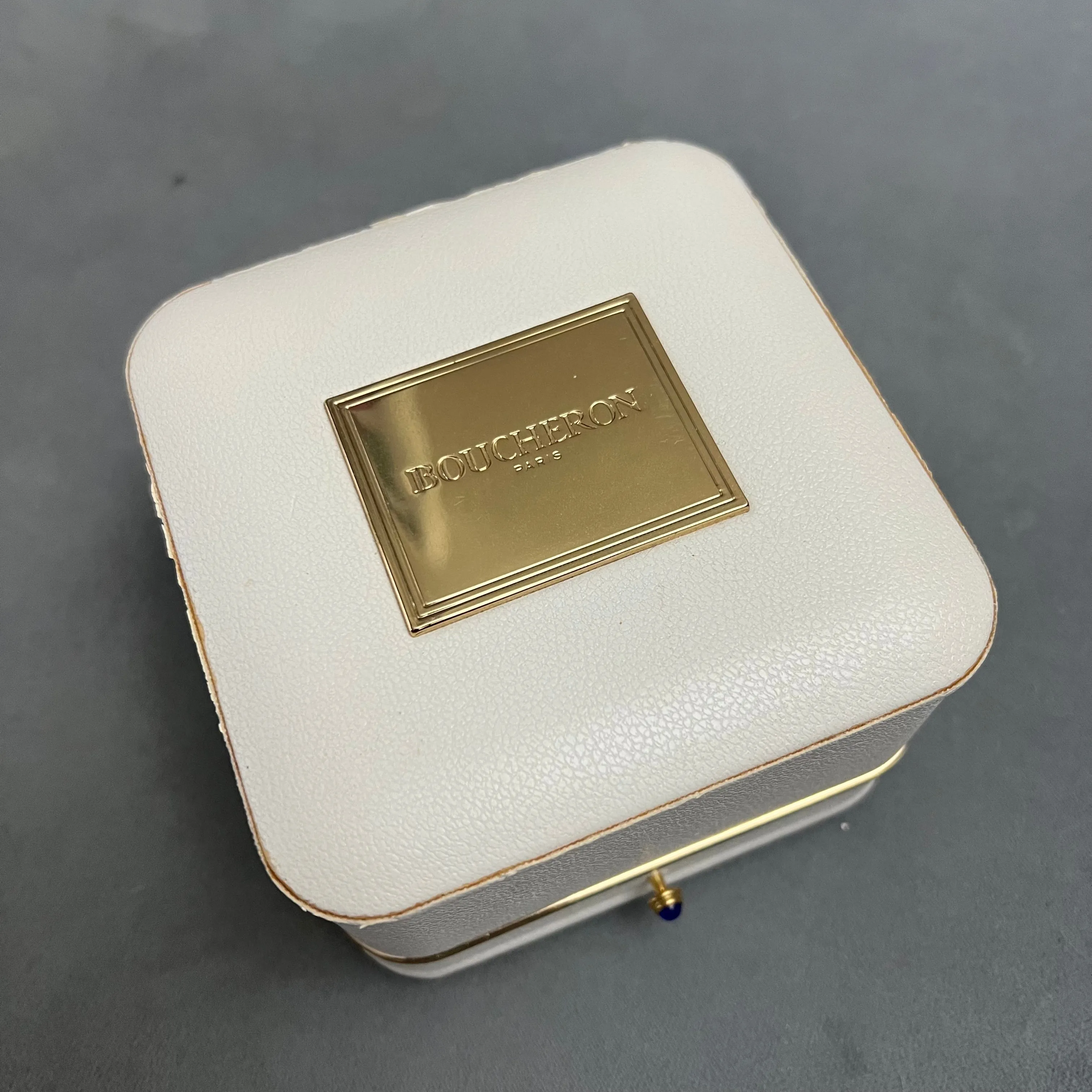 BOUCHERON Jewelry Box 4.90x4.60x3.5 inches