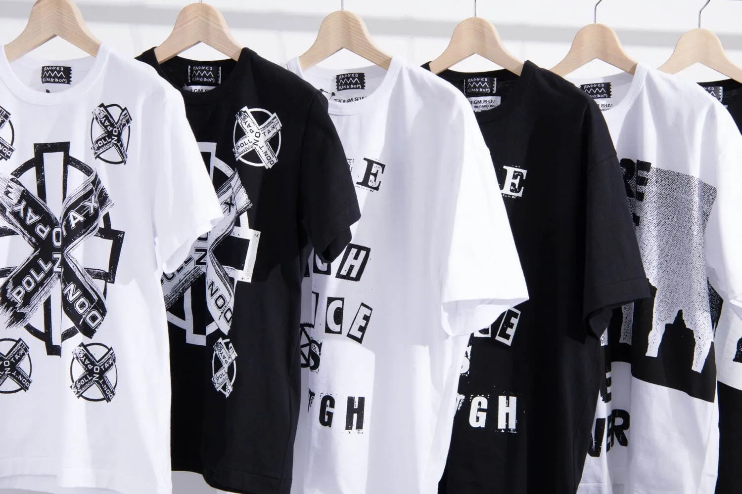 COMME des GARCONS  |Unisex Street Style Collaboration Short Sleeves Logo