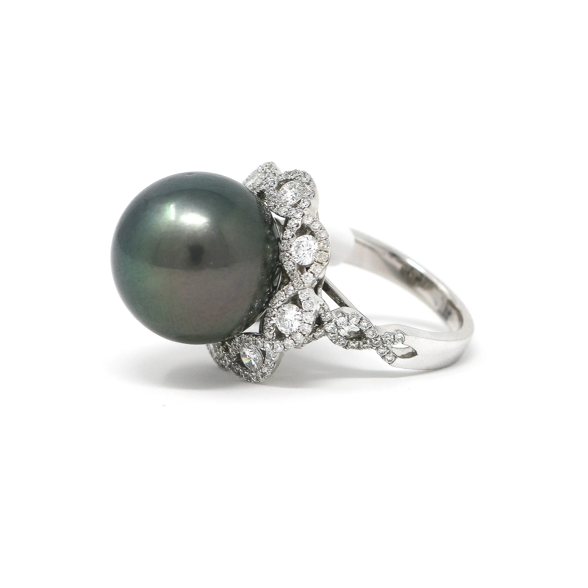 Flower Diamond Black Pearl Ring in White Gold