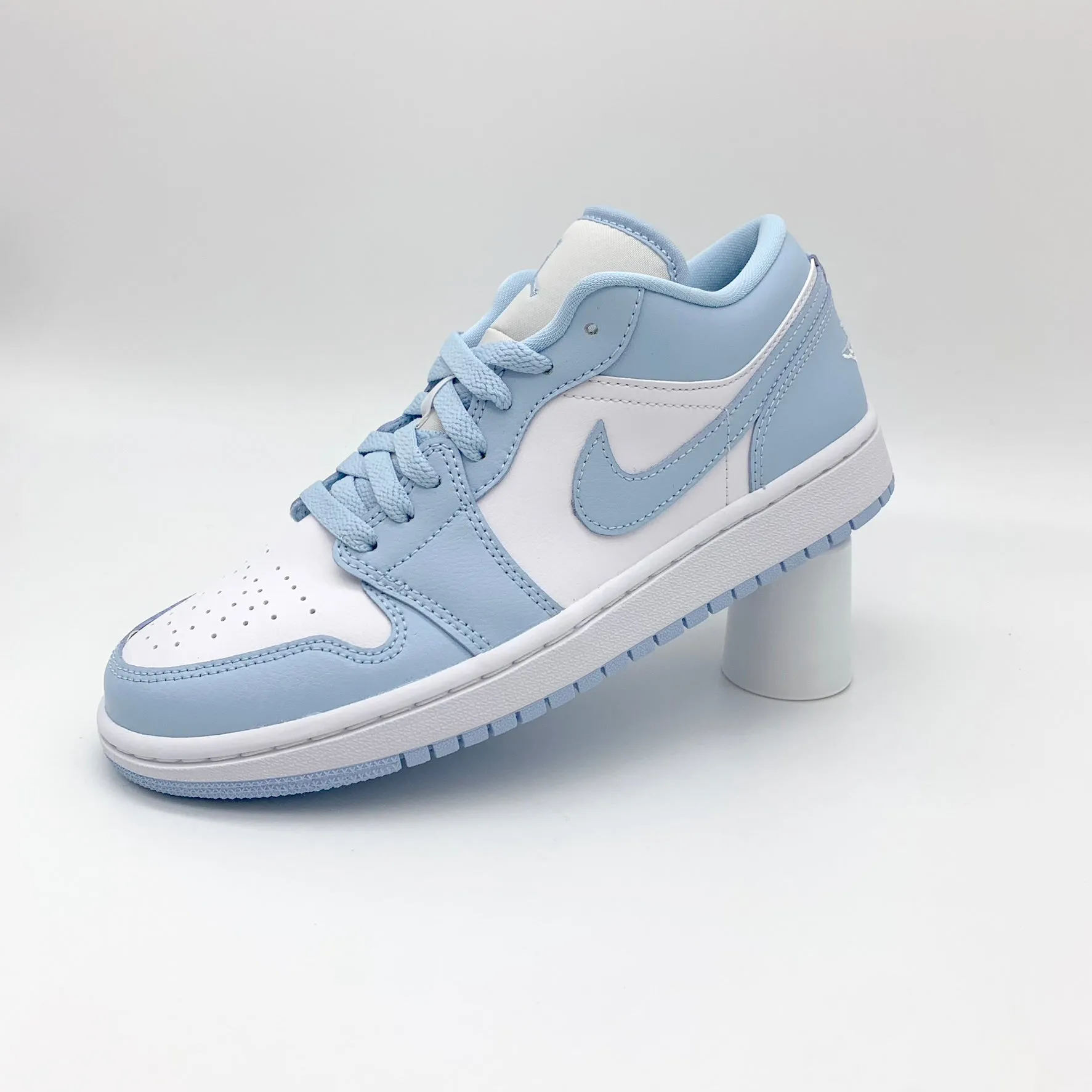 Jordan 1 Low Aluminum shoes