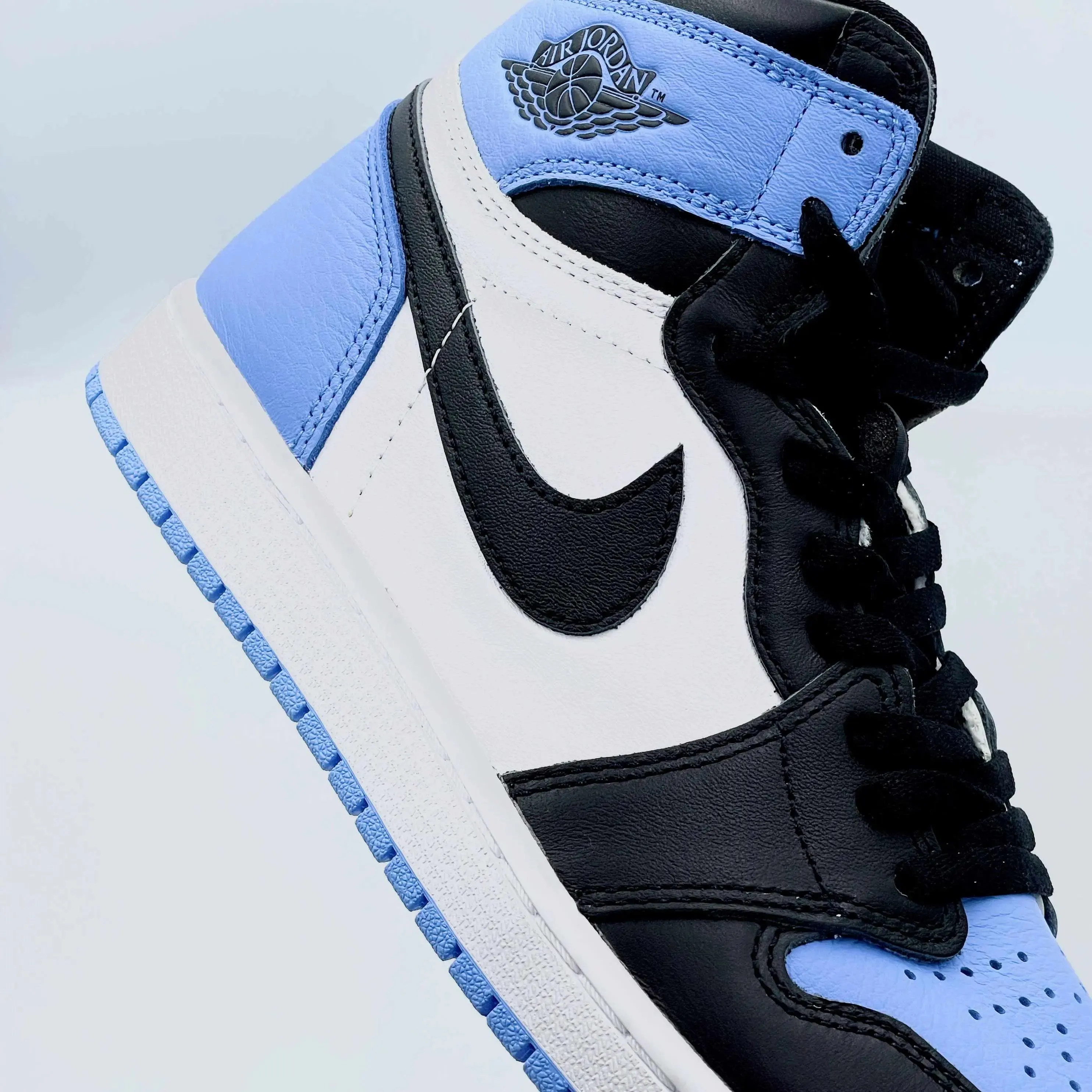 Jordan 1 Retro High OG UNC Toe for sale