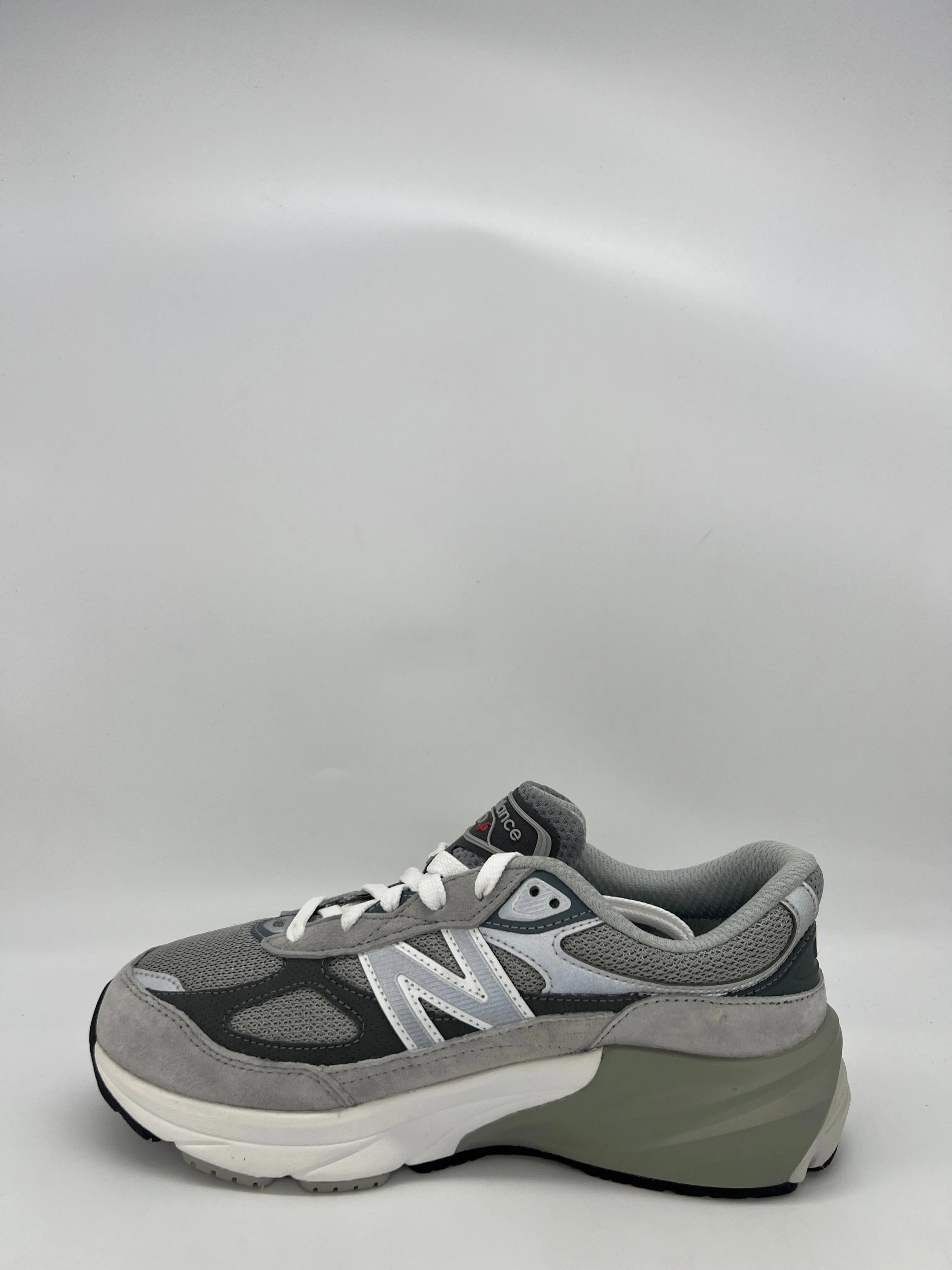 New Balance 990v6 Grey for Kids