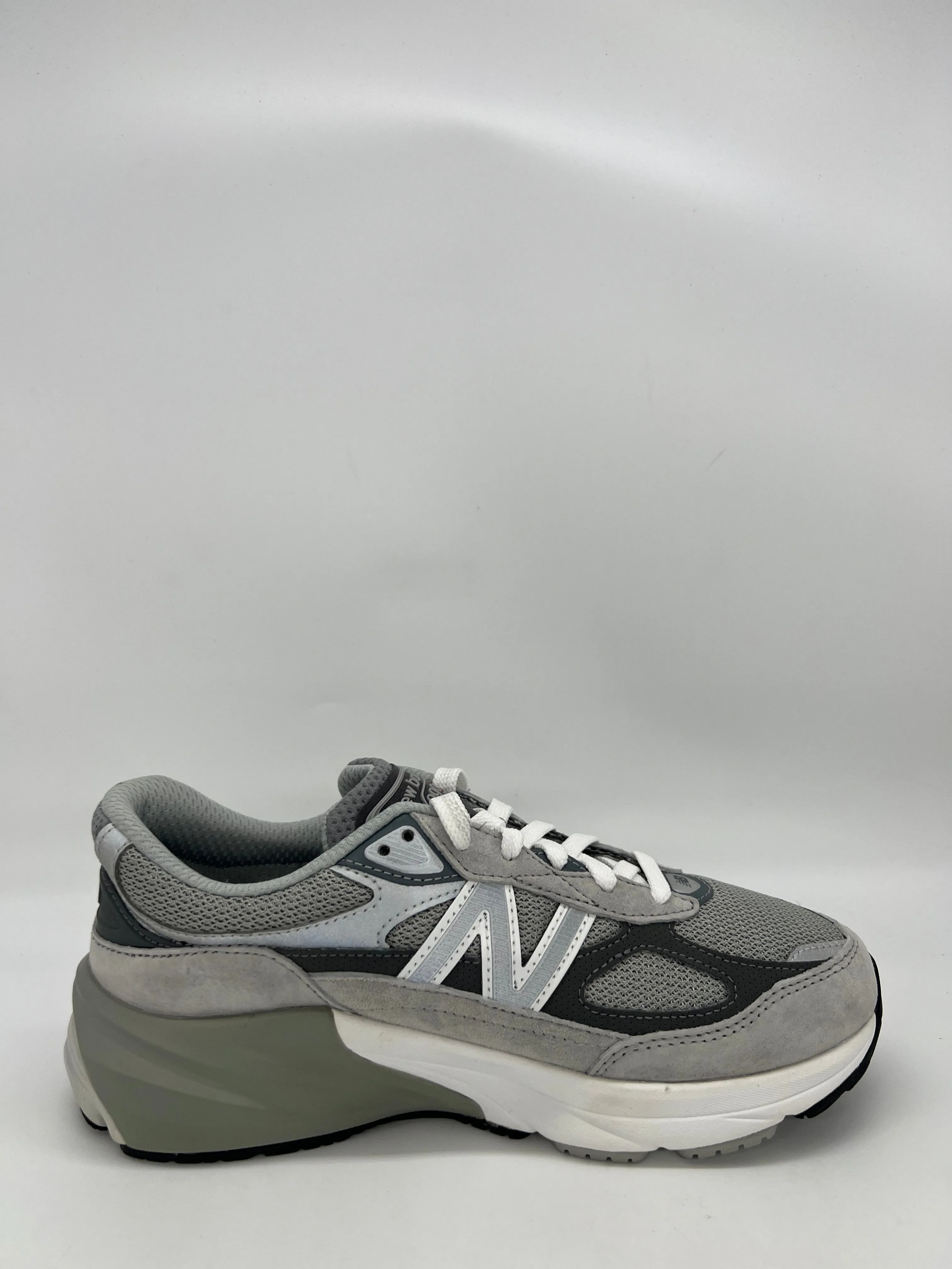 New Balance 990v6 Grey for Kids