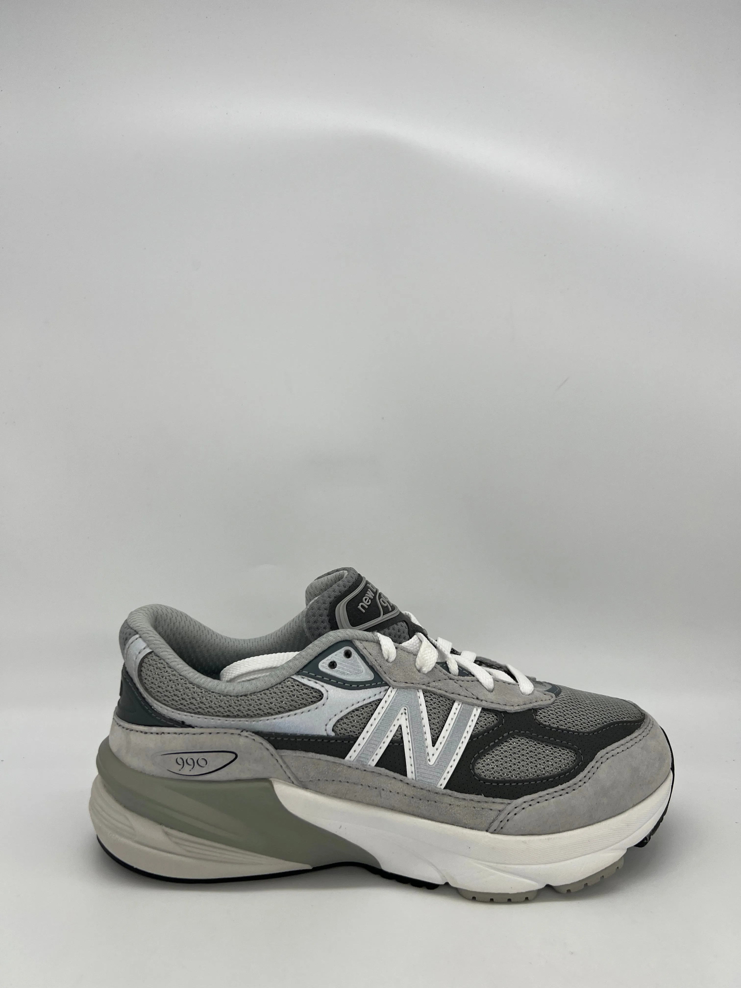 New Balance 990v6 Grey for Kids