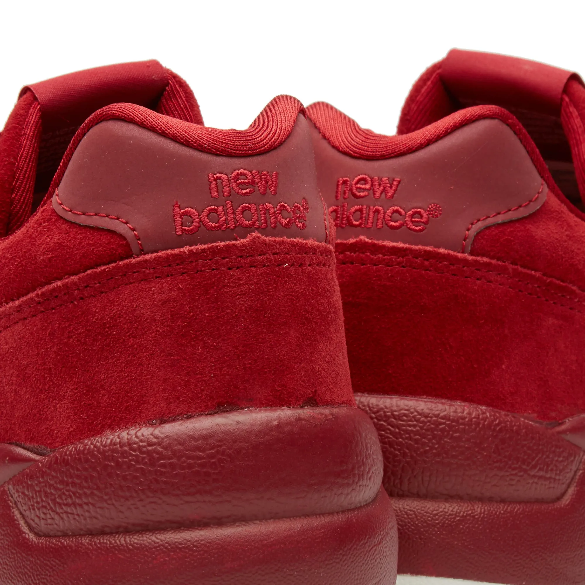 New Balance MRT580BR Red sneakers