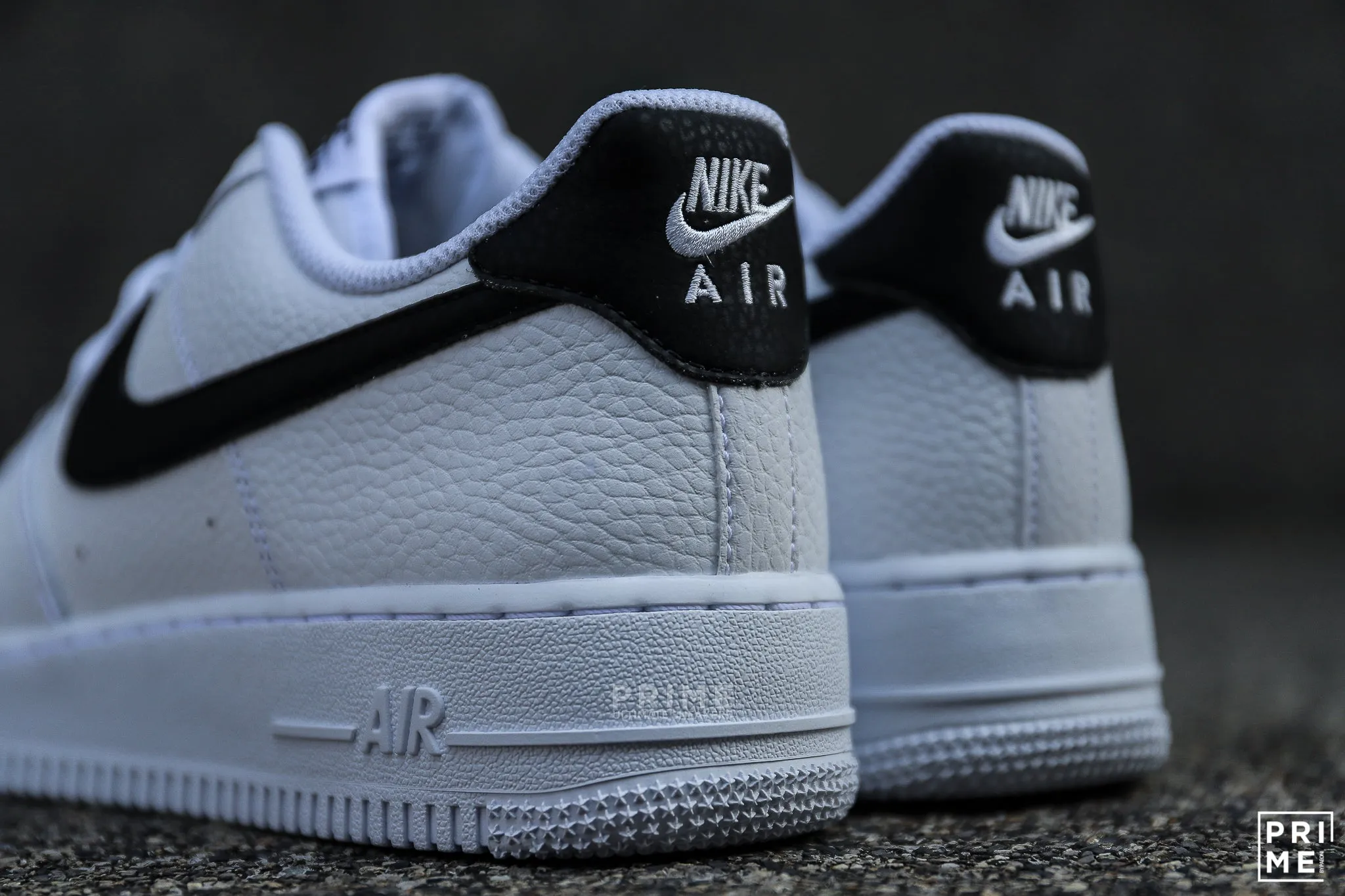 NIKE Air Force 1 07 White Black Pebbled Leather CT2302 100