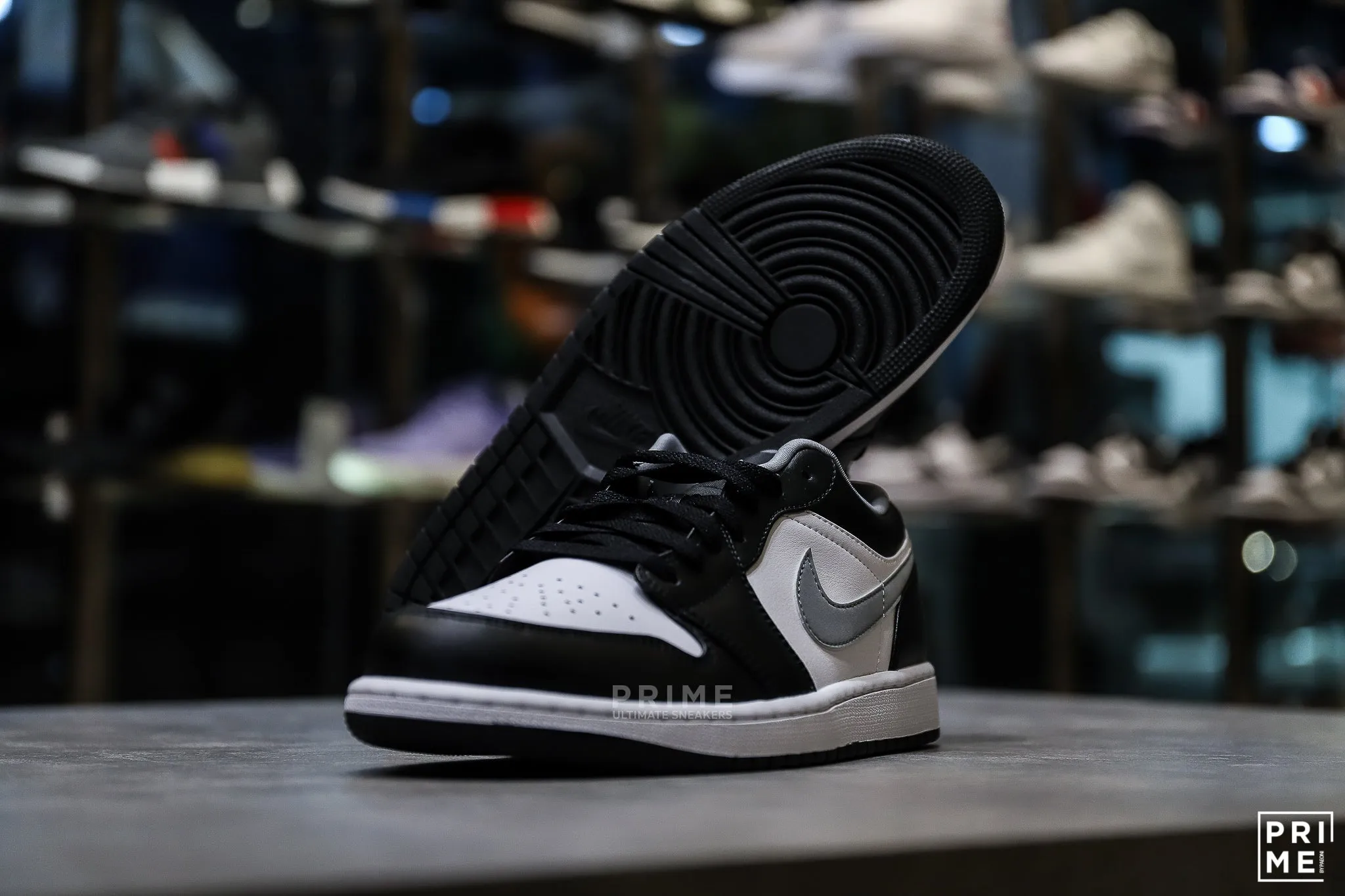 Nike Air Jordan 1 Low Black Medium Grey 553558 040 | Buy Online