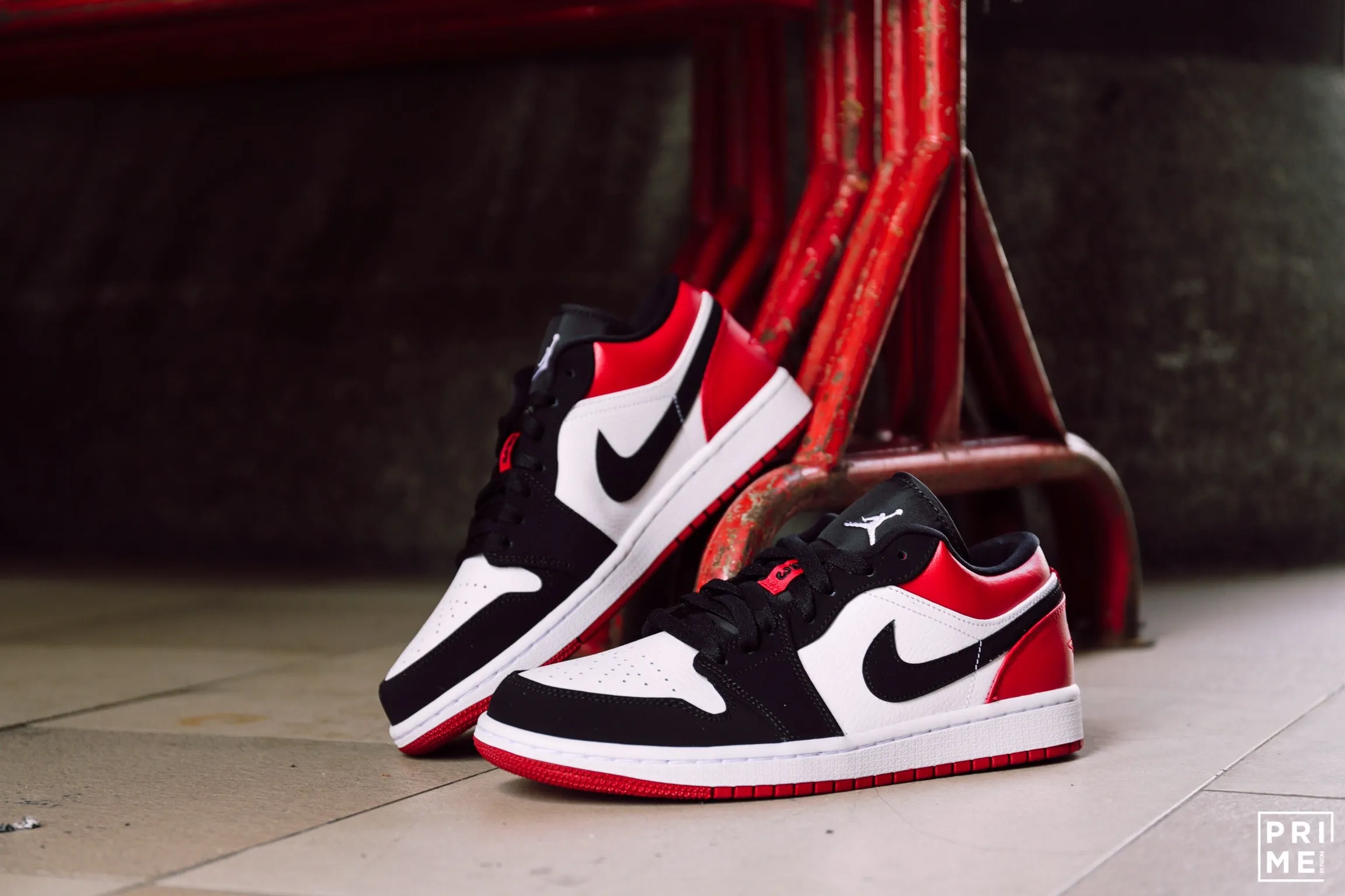 Nike Air Jordan 1 Low Black Toe (553558-116) - Buy now!