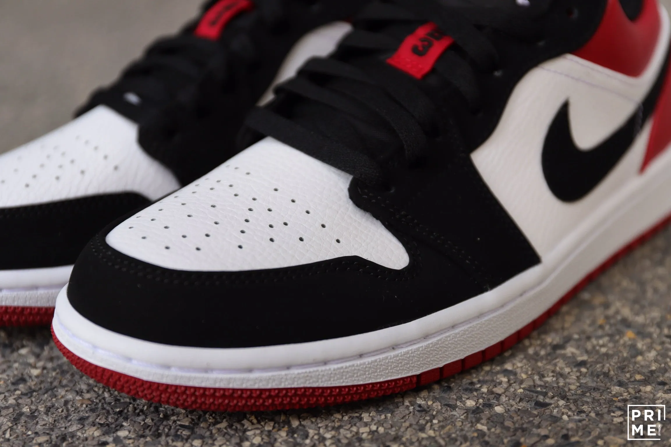 Nike Air Jordan 1 Low Black Toe (553558-116) - Buy now!