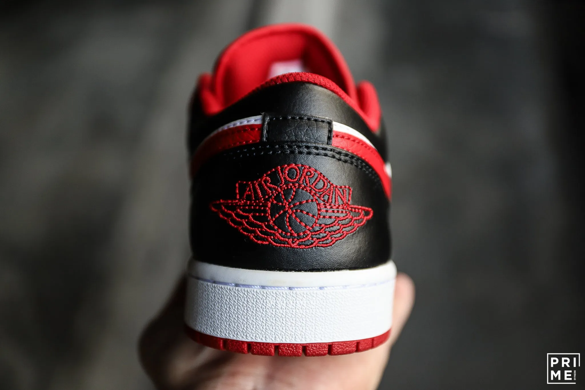 Nike Air Jordan 1 Low Bulls 553558 163