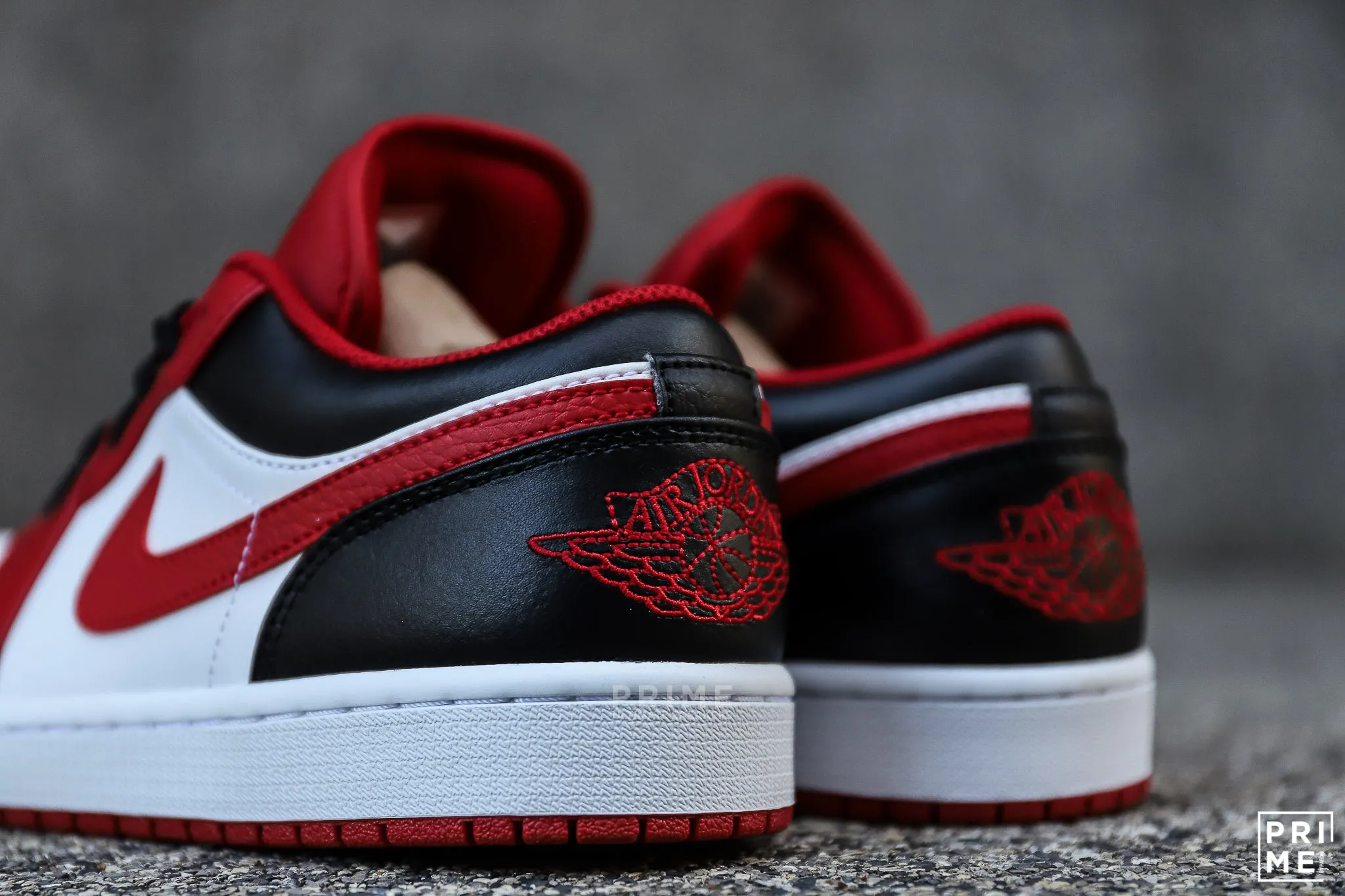 Nike Air Jordan 1 Low Bulls 553558 163