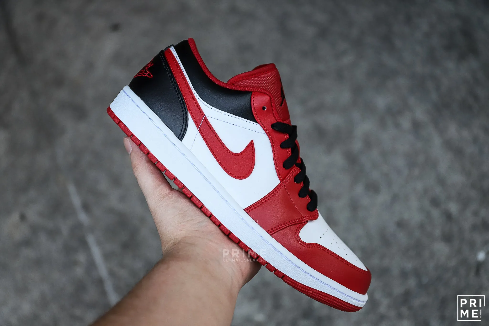 Nike Air Jordan 1 Low Bulls 553558 163