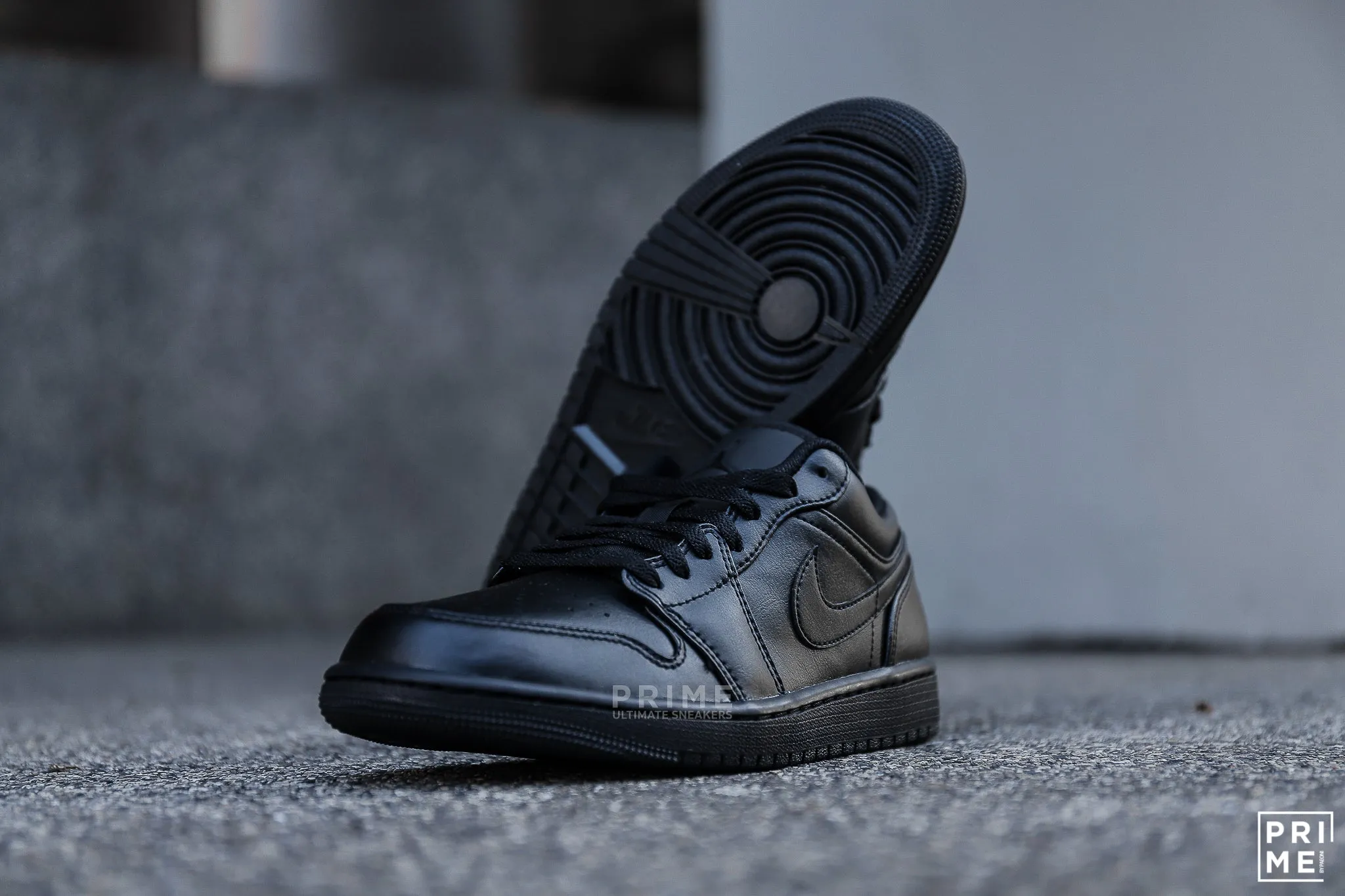 Nike Air Jordan 1 Low Triple Black - 553558 093