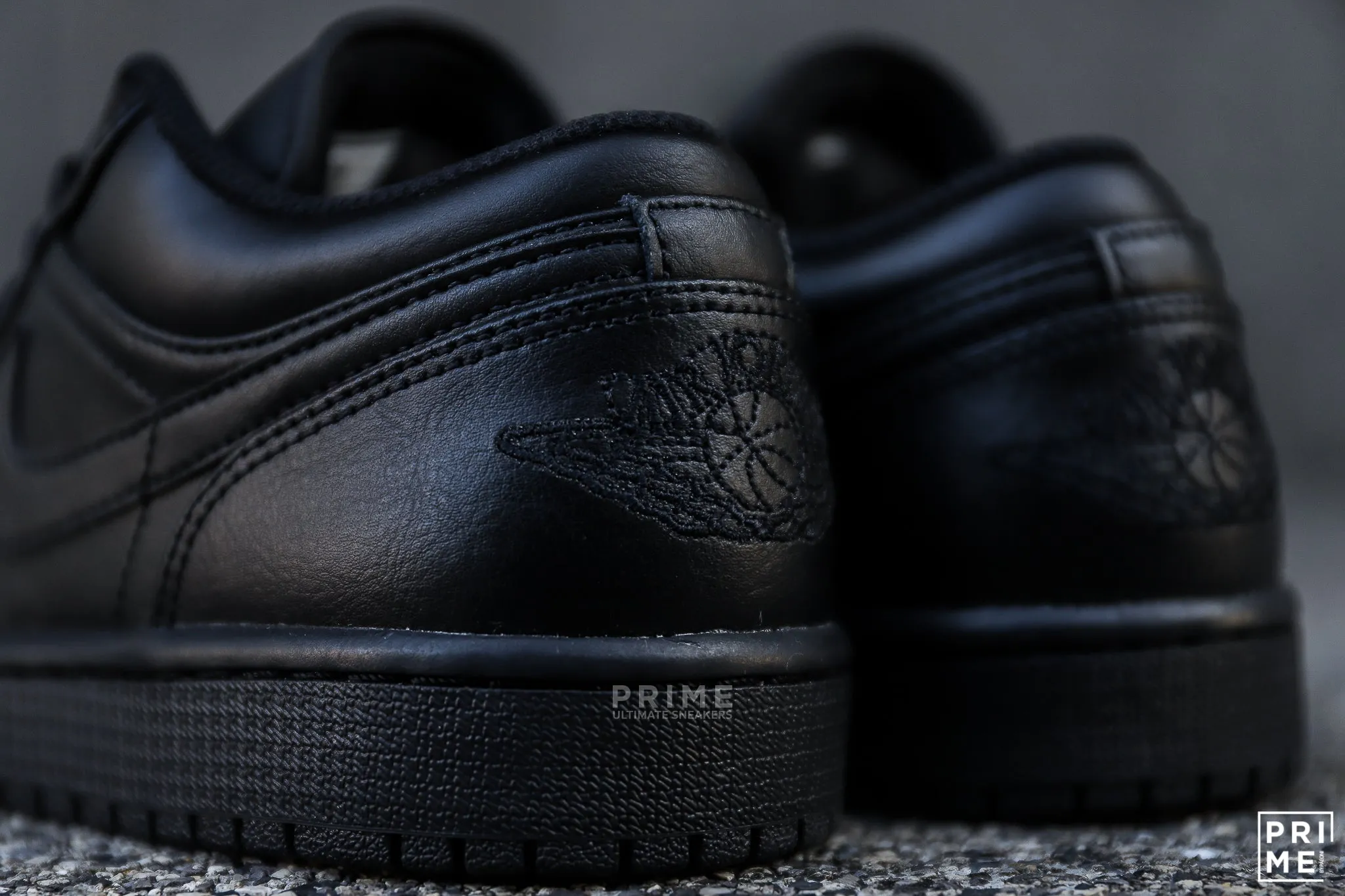 Nike Air Jordan 1 Low Triple Black - 553558 093