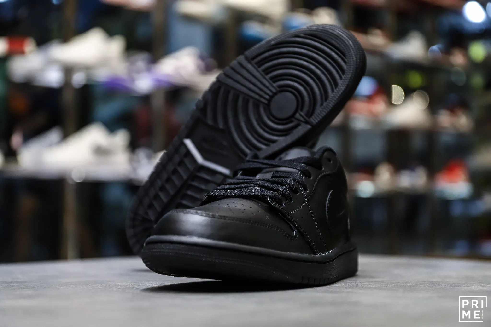 Nike Air Jordan 1 Low Triple Black - 553558 093