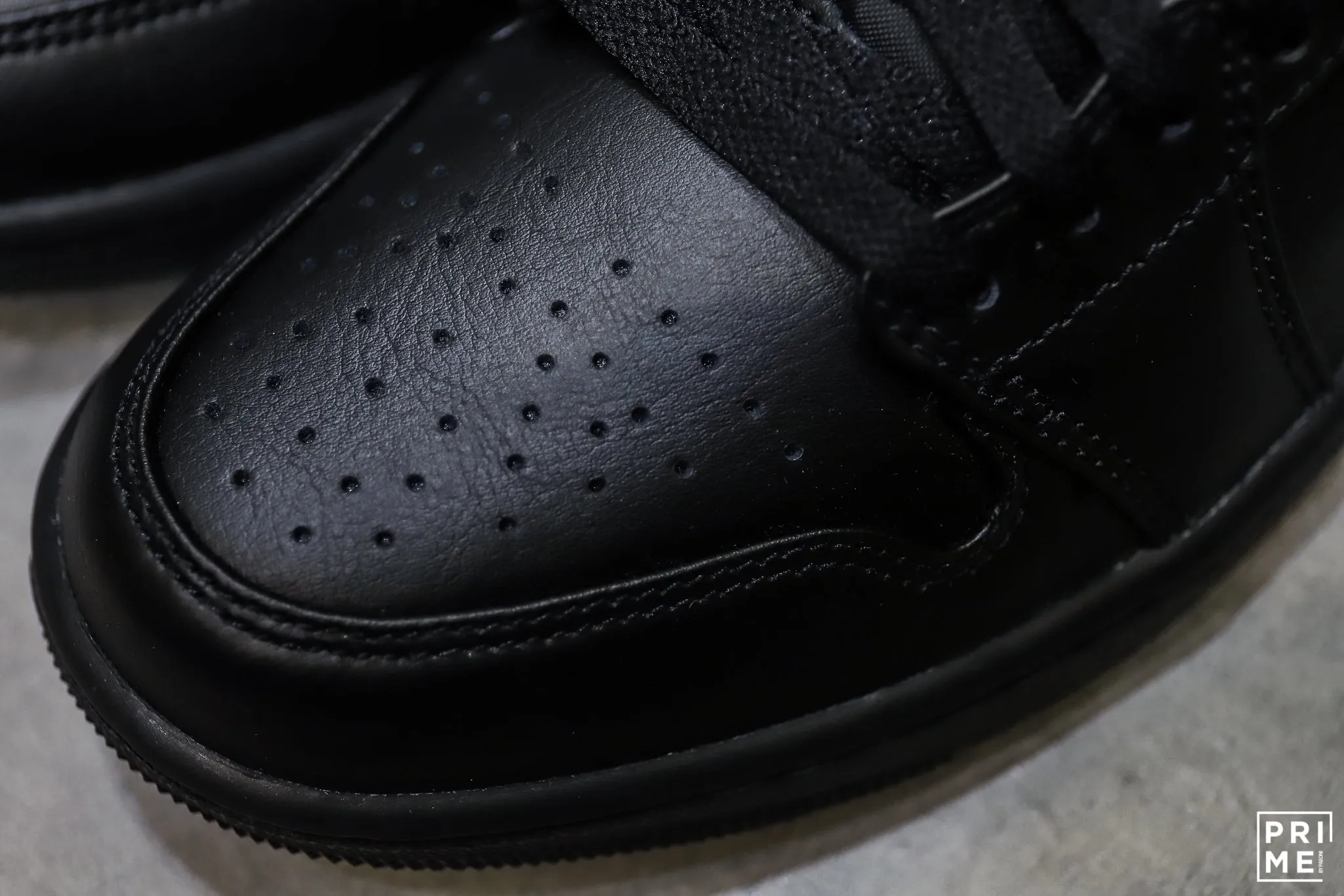 Nike Air Jordan 1 Low Triple Black - 553558 093