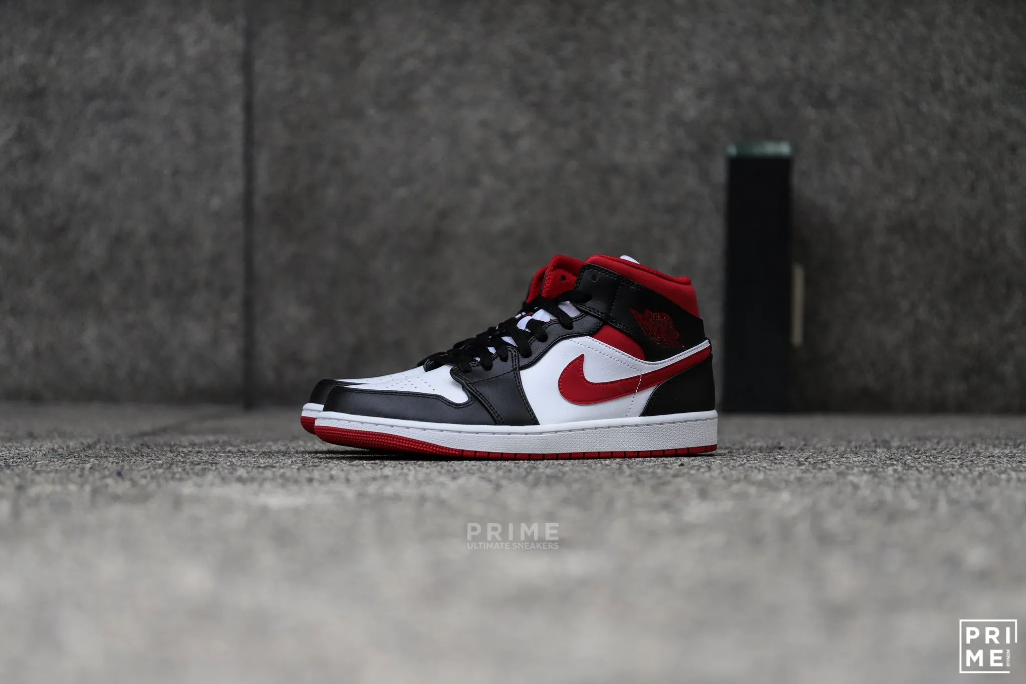 Nike Air Jordan 1 Mid Gym Red Black White - 554724 122