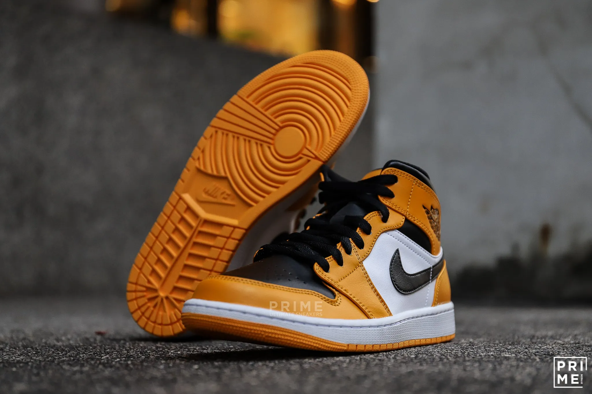 Nike Air Jordan 1 Mid Taxi (554724-701)