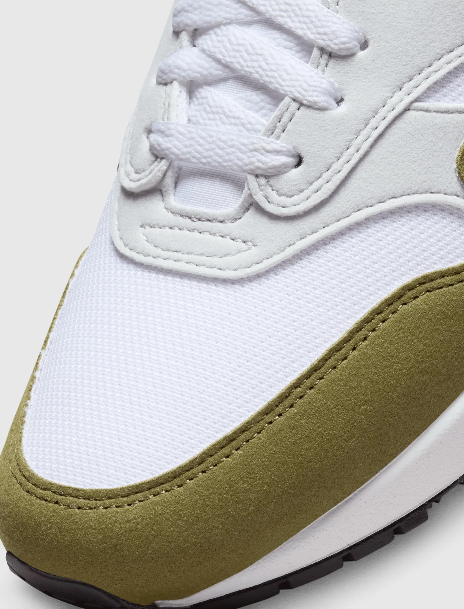 Nike Air Max 1 in Medium Olive colorway