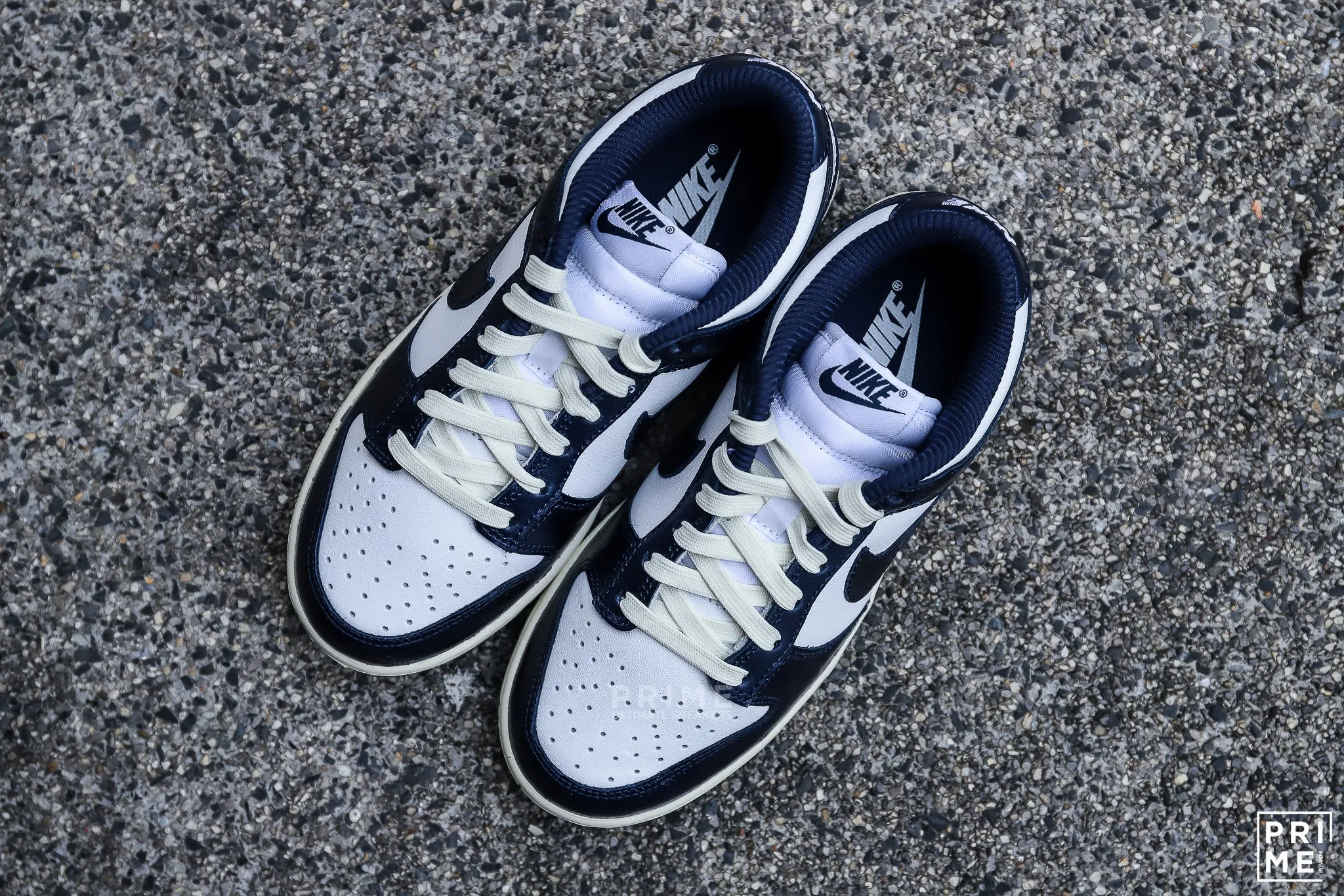 Nike Dunk Low W PRM Vintage Navy is a popular sneaker. (FN7197 100)