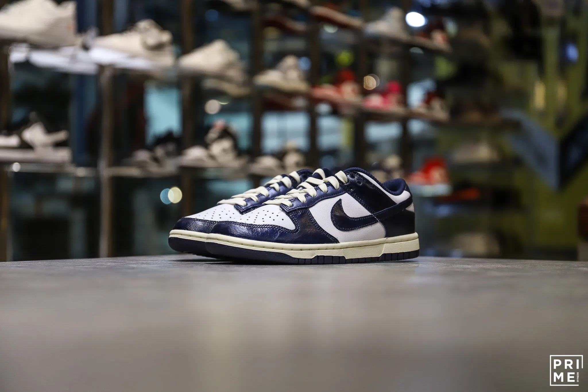 Nike Dunk Low W PRM Vintage Navy is a popular sneaker. (FN7197 100)