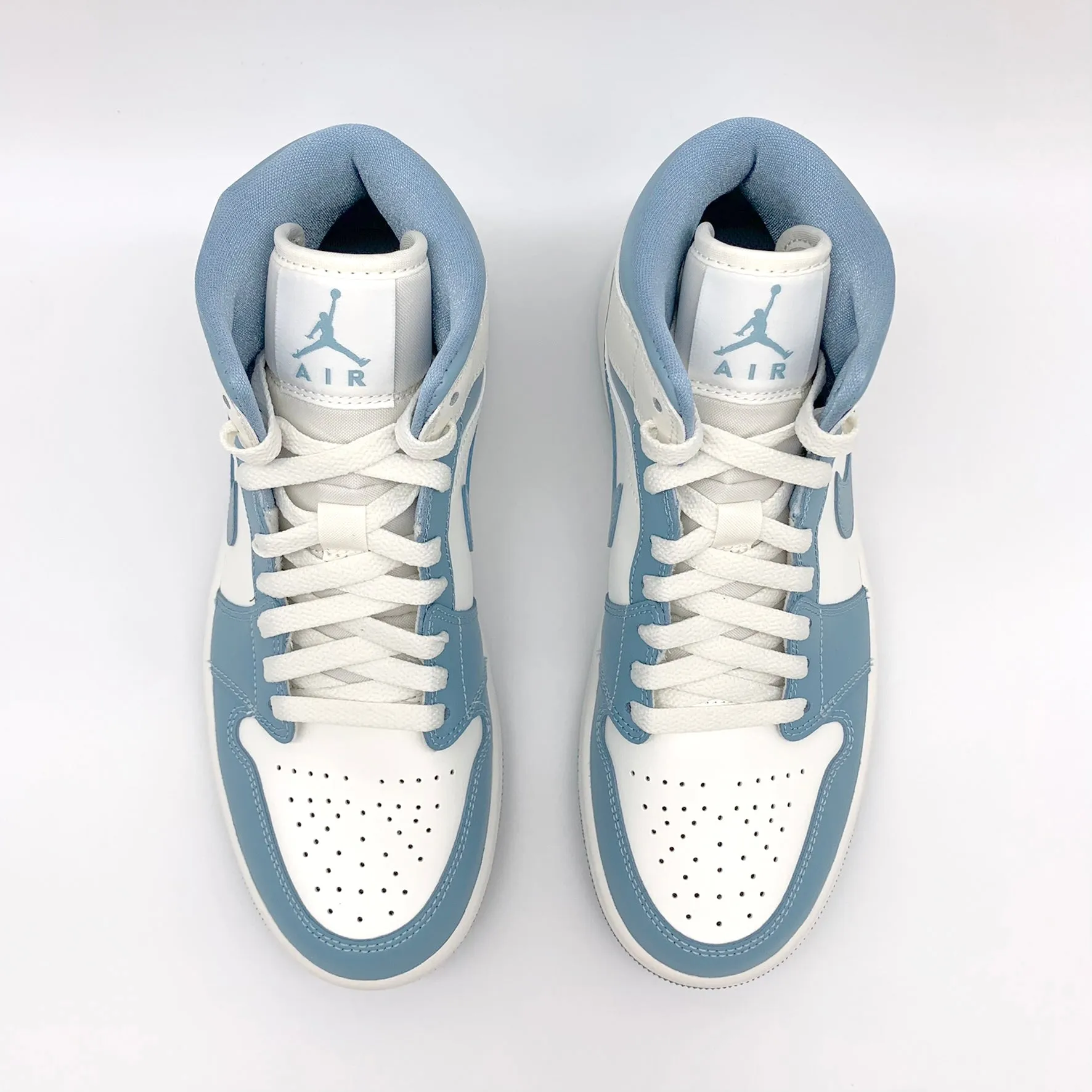 Nike Jordan 1 Mid UNC sneakers