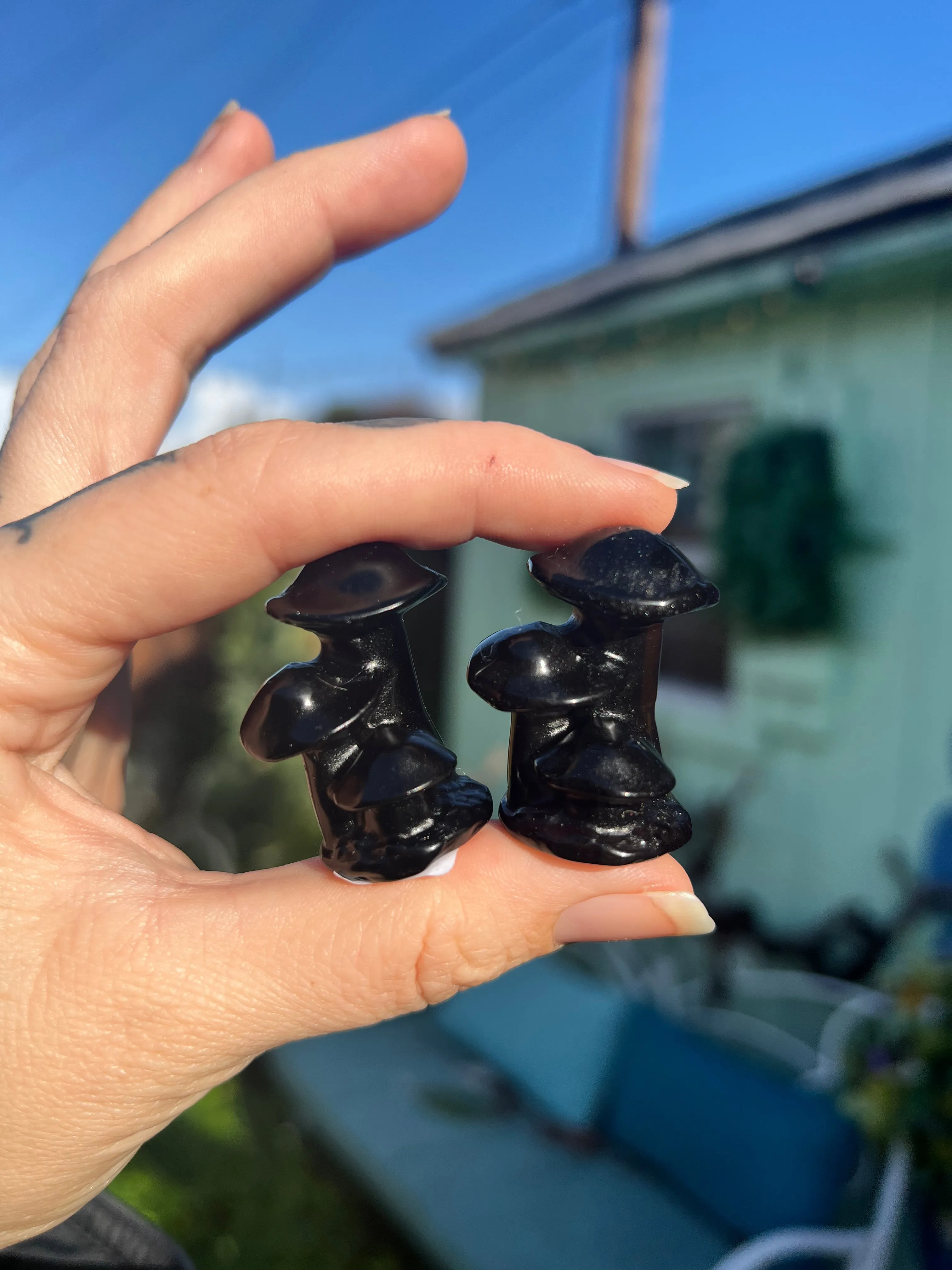 obsidian triple mushroom carving