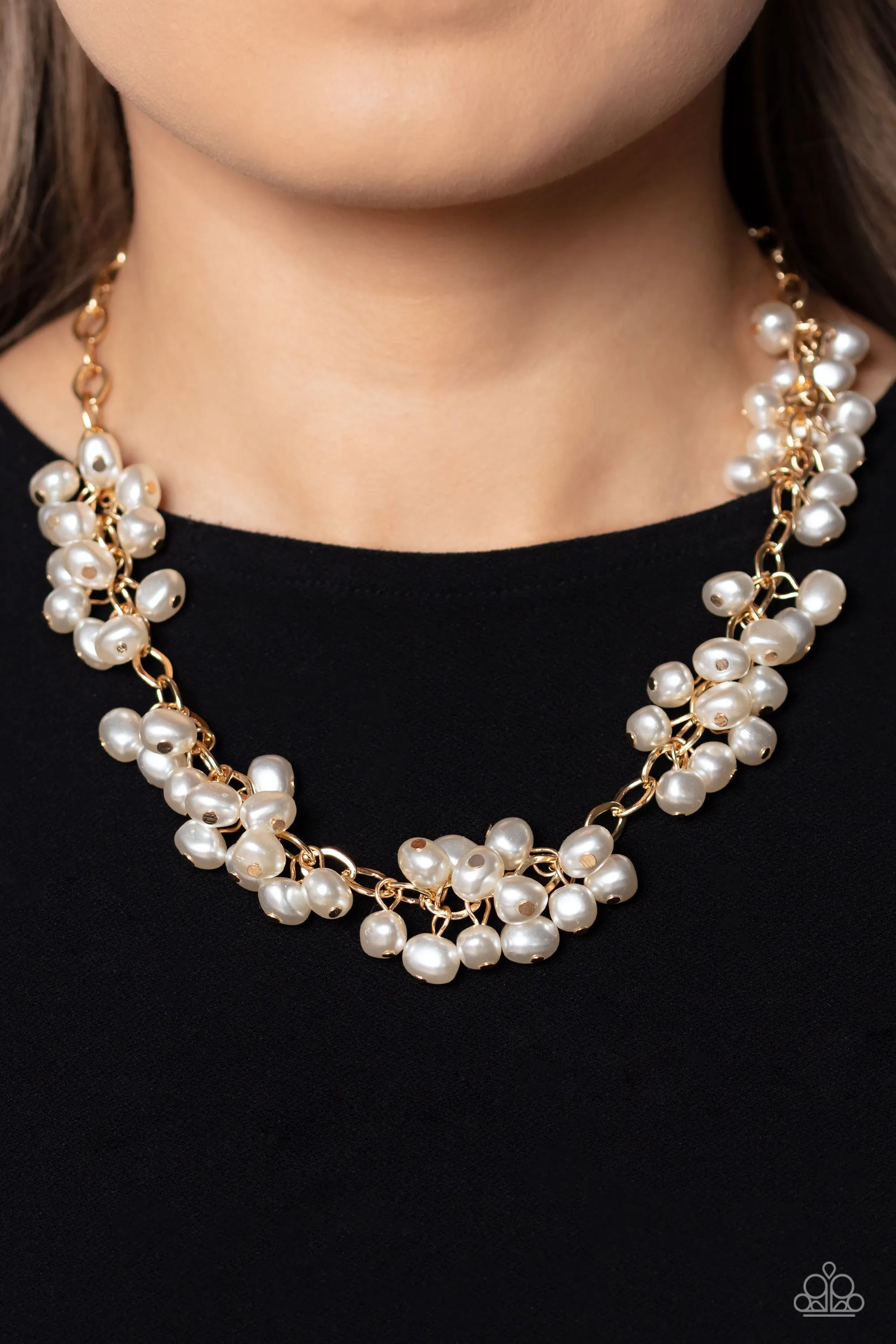 Pearl Parlor - Gold Necklace - Paparazzi