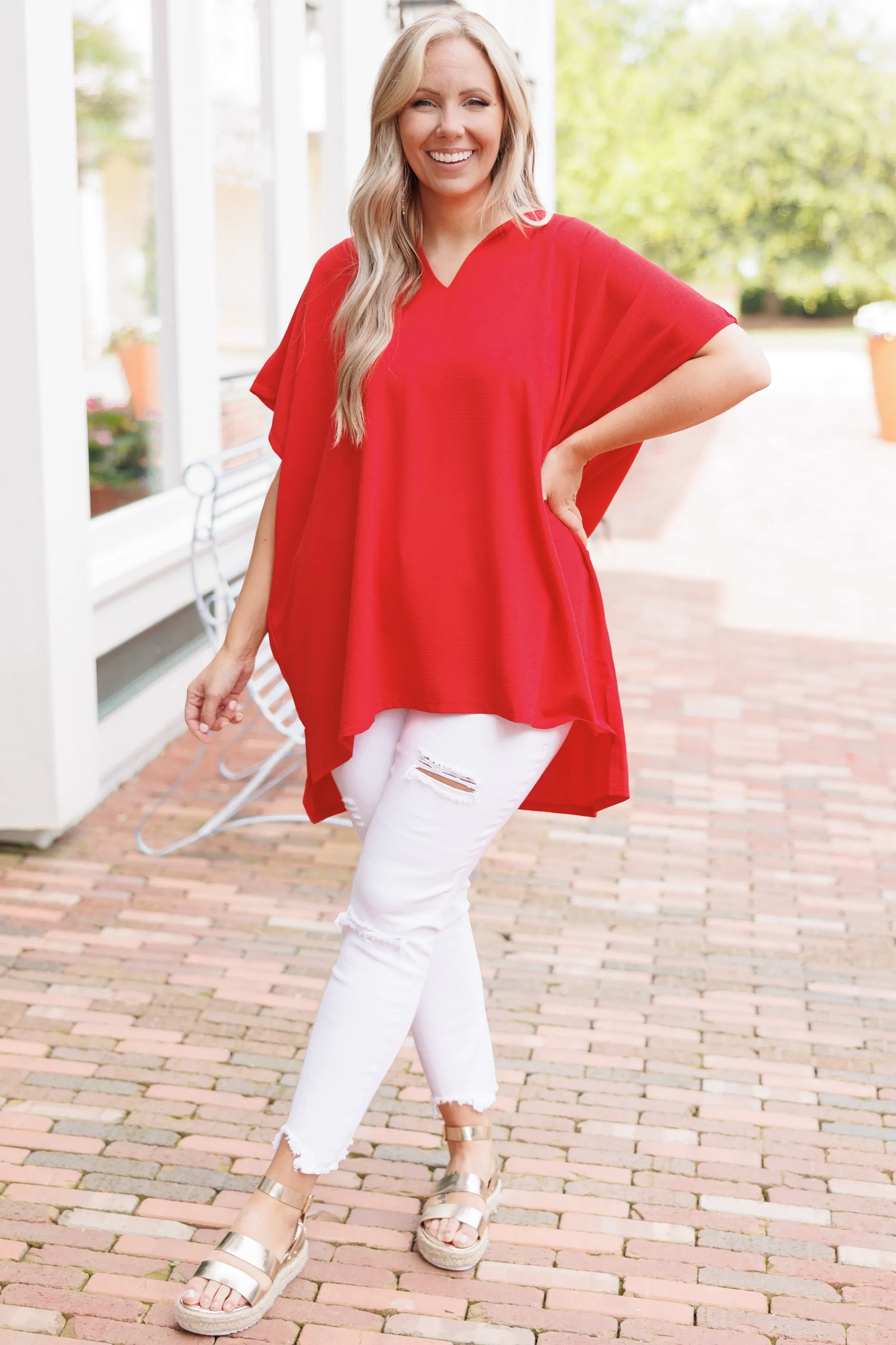 Red Top: A Fascinating Choice for Your Wardrobe