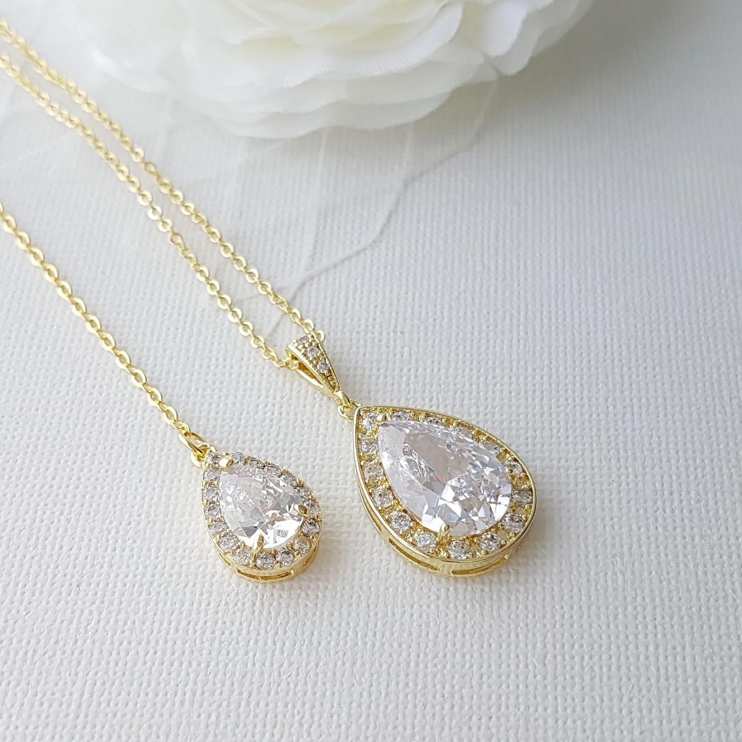 Simple Wedding Teardrop Back Necklace - Evelyn