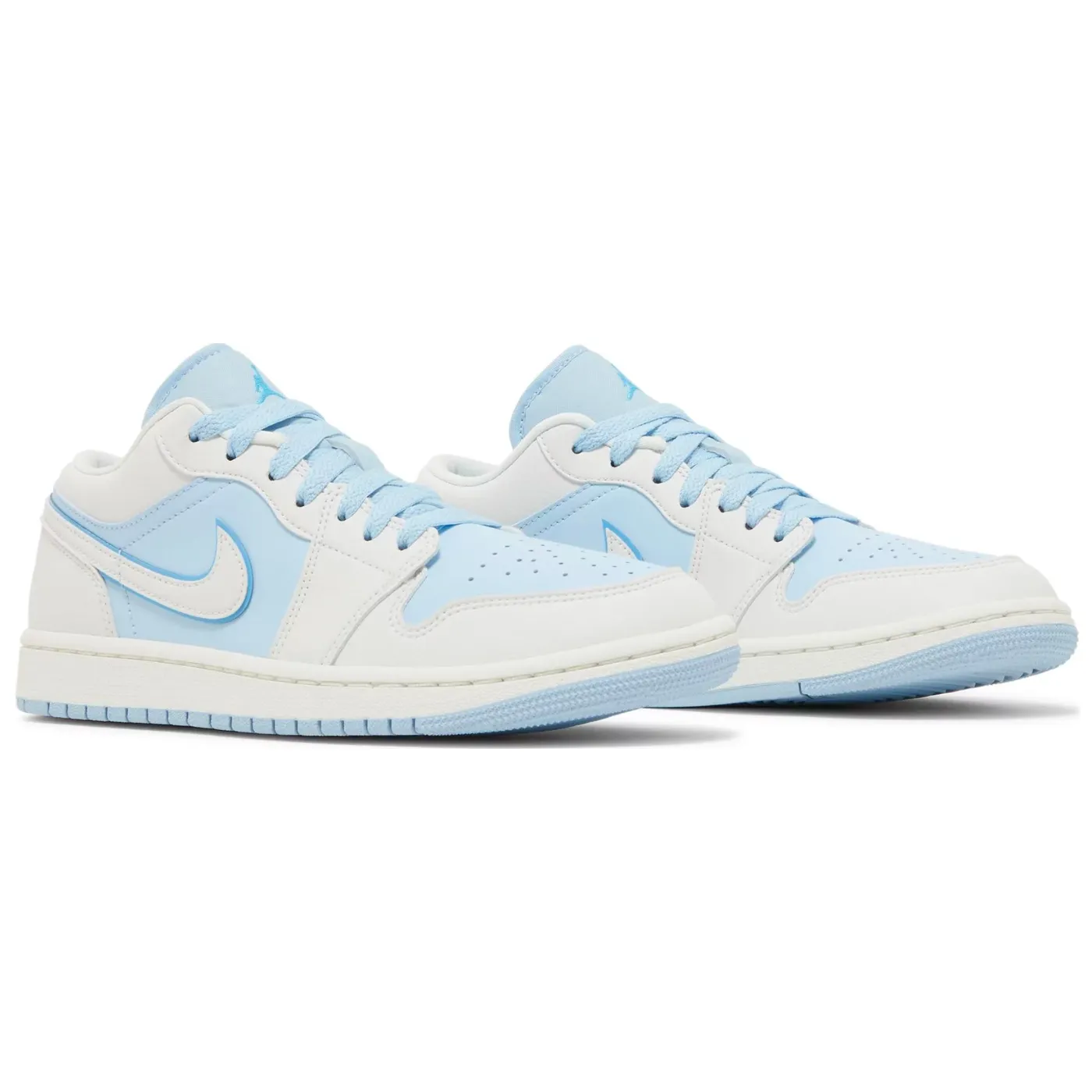 The result of rewriting Jordan 1 Low SE Reverse Ice Blue (W) in more Google SEO friendly words is Ice Blue Jordan 1 Low SE (W).