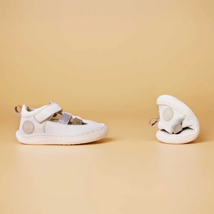 WHITE CRAB-STYLE SANDALS WITH ADJUSTABLE CLOSURES FOR BABIES ODELL